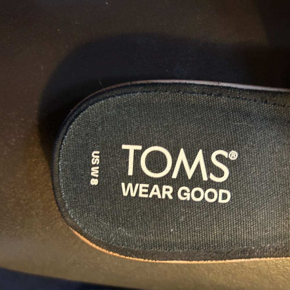 TOMS Women's Classic Black Mules Sz 8. With hidden stretch side insert for flex. - Picture 4 of 7